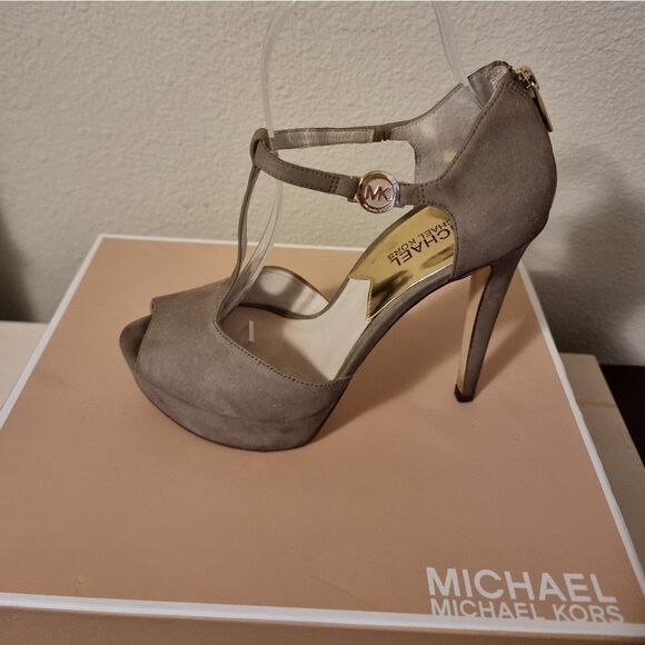 Michael Kors BRAYSON T STRAP Mushroom Suede Peep-Toe Heels Tan - Picture 3 of 12